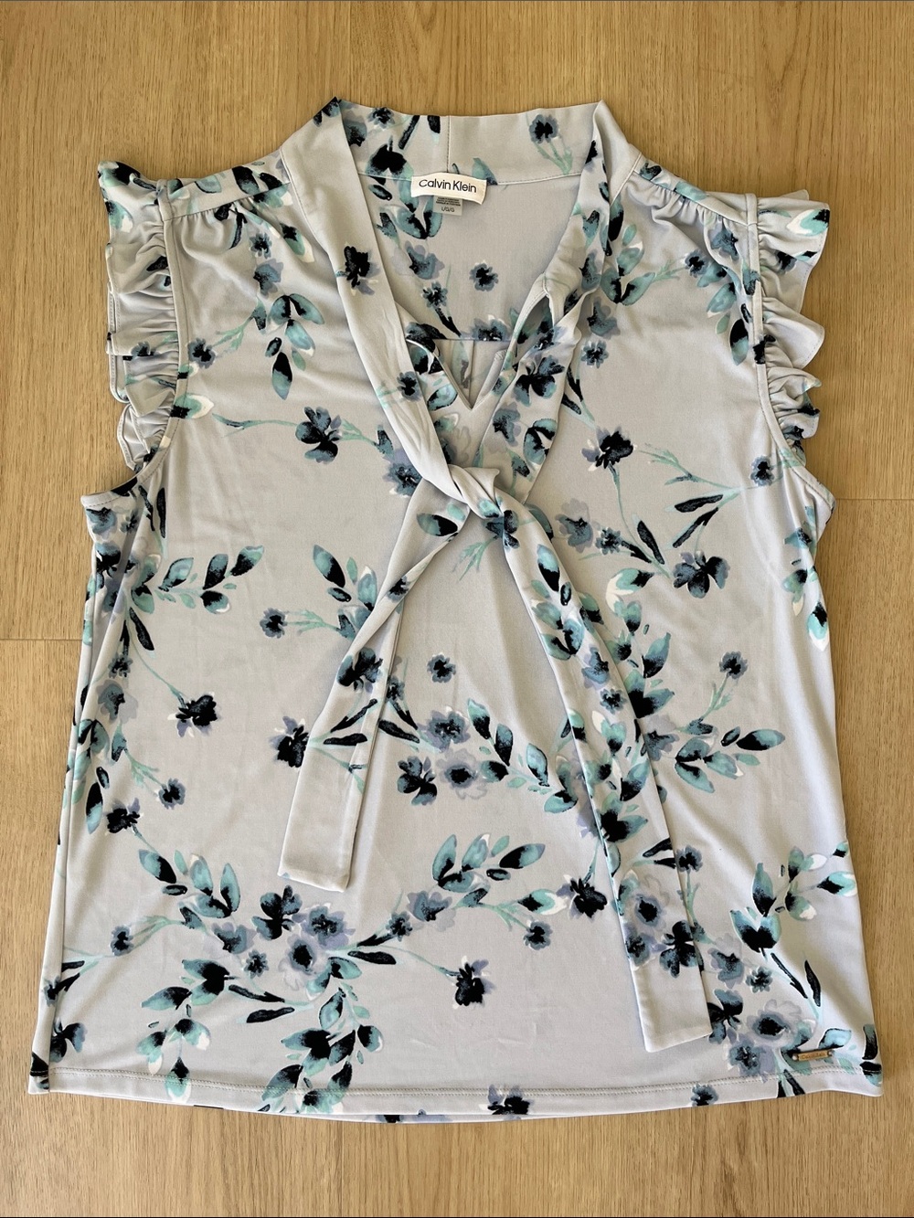 Calvin Klein Watercolor Floral Sleeveless Blouse in Light Blue Women’s Large